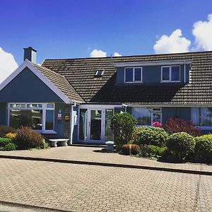 Ramsey House - Luxury Licensed B&B - Parking And Guest Lounge